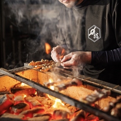 炭火で焼き上げる絶品焼き鳥をご堪能ください♪