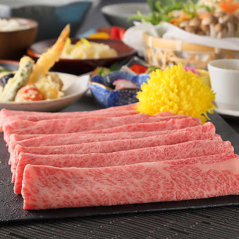 神戸牛や黒毛和牛の美味しさを「すきやき」「しゃぶしゃぶ」でお届けいたします