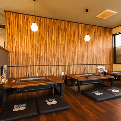 【貸切も承っております】60名以上での貸切も相談可能！会社の宴会や打ち上げ、友人同士の大人数の集まりまで、さまざまなシーンに対応できます。広々とした掘りごたつ席で、熱々の料理を囲みながらワイワイ楽しめる空間。貸切なら、周りを気にせず思い切り盛り上がれる特別な時間をお過ごしいただけます。