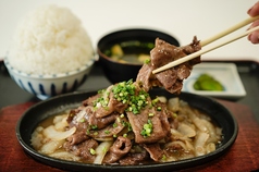 あか牛塩だれ肉炒め定食