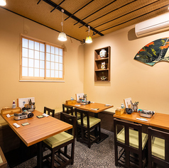 みんなで鍋を囲んでわいわい楽しめるテーブル席。ご家族やご友人とのお食事など様々なシーンでご利用いただけます