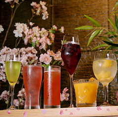 夜桜でしか楽しめないこだわりのお酒もご用意。