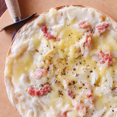 パンチェッタと玉ねぎの黒胡椒PIZZA