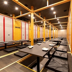 【40～60名様完全個室（掘りごたつ）】数々の飲食店を手がけたデザイナーの空間作りは別格◆オシャレ空間でのお食事はまた一味違った楽しさがあります。各種ご宴会コース、単品料理に飲み放題プラン、お席のみご予約もお待ちしております。