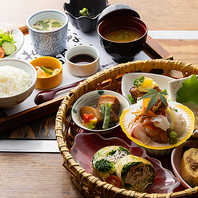 ランチもディナーもテイクアウトも！