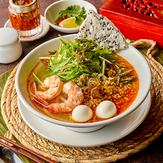 ベトナム中部のワンフォー Mi quang
