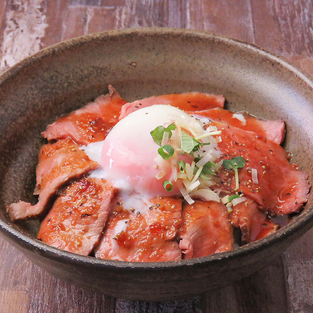 お酒のお供に、メイン料理に！多様な味覚を楽しめるメニューの数々をごゆっくりとお楽しみください。