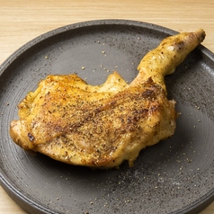 国産骨付き鶏の黒コショウ焼き