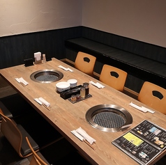 最大8名様まで収容可能な広々したお座敷をご用意しております!開放的な座敷席なので、各種宴会など様々なシーンにおすすめです!隣の席と合わせると16名様までご利用可能となっております!当店自慢の美味しい仙台牛と美味しいお酒、広々とした空間で笑顔あふれる素敵なひとときをお過ごしください!お待ちしております!