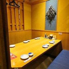 落ち着いた雰囲気の店内。その他にも、人数などに合わせてさまざまなお席をご用意しております♪友達や同僚との飲み会や接待、合コンにおすすめ！