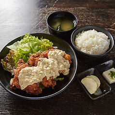 自慢の鶏料理を使った絶品定食ランチメニュー！