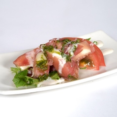 生ハムとトマトのカプレーゼ