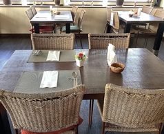 2から4名様掛けのお席