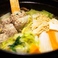 日本の夜明け鍋 (地鶏と鴨のつくね鍋)