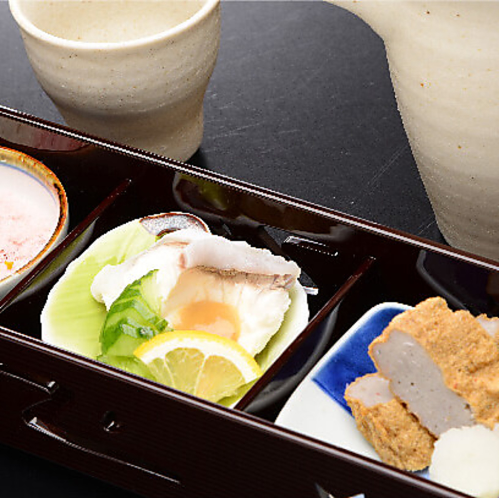 宇和島小箱は 南予の郷土料理を少しずつ味わっていただけます。酒の肴にもオススメ！