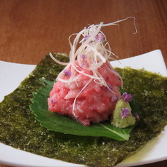 生本鮪頭肉とビンタの刃たたき