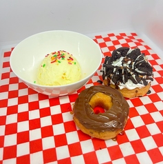 アメリカのおやつはコレ！★ヌテラ＆オレオドーナツの写真