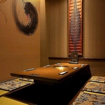 6名様用の掘り炬燵座敷です。落ち着いた雰囲気のある和風個室となっております。