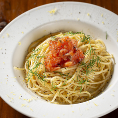 サーモンとハーブのレモンパスタ