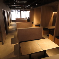 貸切対応可能な、広々店内でゆったりとお過ごし下さい。