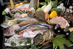 漁港直送の魚介類をお料理いたします。煮魚、天ぷら、焼魚など色々ご用意いたしております。
