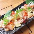 料理メニュー写真 <香川地鶏　さぬきコーチン>地鶏タタキ　カルパッチョ