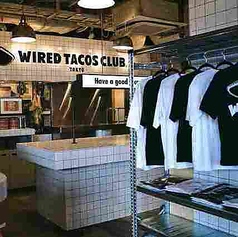 お一人様からご利用いただける立ち飲みのカウンターもございます。