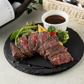 当店オリジナルな人気のお肉料理から、お肉と相性抜群なチーズ料理、美味しいワイン、カラフルなカクテルなど多数ご用意しております！こだわりのインテリアが織りなすお洒落な空間でワンランク上のサービスを是非ご堪能ください。東岡崎駅からすぐのアクセス良好な当店で是非、大切な方とのお食事をお楽しみくださいませ！