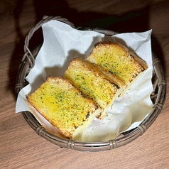 自家製ガーリックバターフォカッチャ