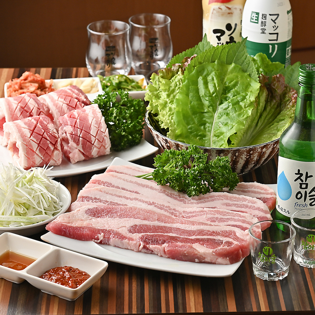 【新大久保駅3分/大久保駅1分】サムギョプサル&チーズタッカルビ食べ放題の人気店！個室完備