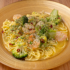 小海老とブロッコリーのペペロンチーノ