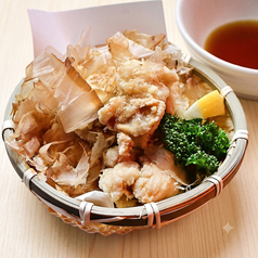 枕崎産かつお節とお出し汁で食べる唐揚げ