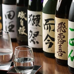 全国各地から厳選した日本酒を多数ご用意！お料理との相性◎飲み放題付きのコースもおすすめです！