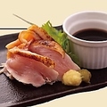 料理メニュー写真 国産鶏モモ肉のタタキ