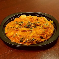 エビとほうれん草のトマトクリーム(生パスタフェットチーネ)