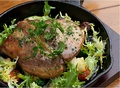 料理メニュー写真 鹿児島県豚リブロースのステーキ鉄板スタイル