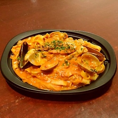 シーフードのトマトクリーム(生パスタフェットチーネ)