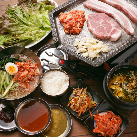 美味しい韓国料理が食べ放題♪飲み放題も充実