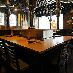 カウンター席は、お一人様でご利用いただける席を8席ご用意しております。