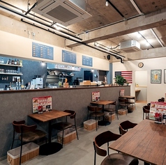 ゆっくり過ごせる2名様用テーブル席