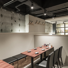 横並びで10名様のご利用も可能です。