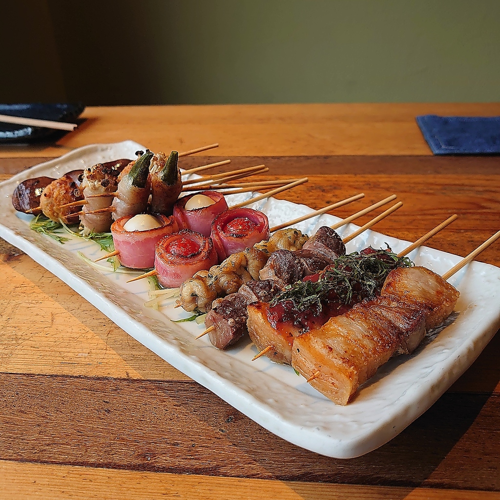 焼き鳥と焼きおにぎりは時間を頂きます。待ってる間にちょこっと海鮮おつまみでお楽しみを。。。