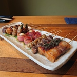 焼き鳥と焼きおにぎりは時間を頂きます。待ってる間にちょこっと海鮮おつまみでお楽しみを。。。