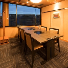 個室もございます。ご家族・お仲間の集まりなどのシーンに合わせてお使いいただけます。