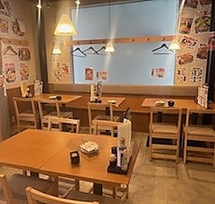 仲間内との飲み会にはテーブル席を！