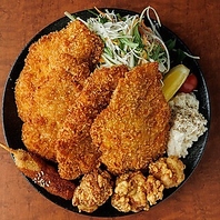 満足感重視の豚かつ・牛かつ定食！ご飯セットのシェア◎