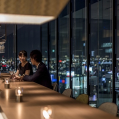 The Living Room with SKY BAR 三井ガーデンホテル名古屋プレミア18Fの特集写真