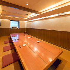 2階の掘りごたつの個室は4名様~最大12名様でご利用OK!コース利用時のみご利用頂けますので、ご検討の際はお電話にてお問合せ下さい◎