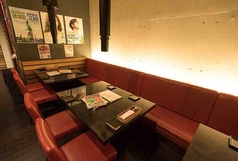 12名様までご一緒にお座りいただける広いお席