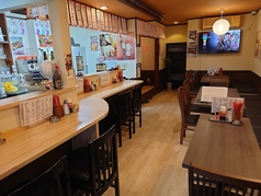 テーブル　５席　繋げられます